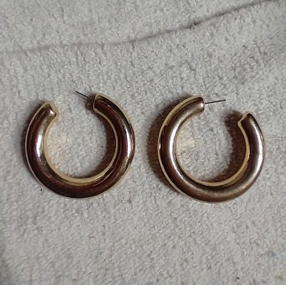 Very large puffy half hoop earrings no backs goldtone